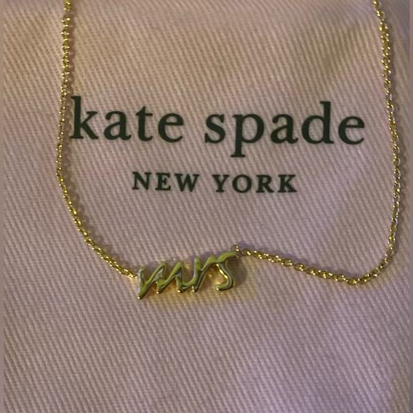 NWT♠️Don’t miss out! ♠️ Kate Spade’s Say Yes necklace ♠️ w/pink drawstring bag - Picture 6 of 7